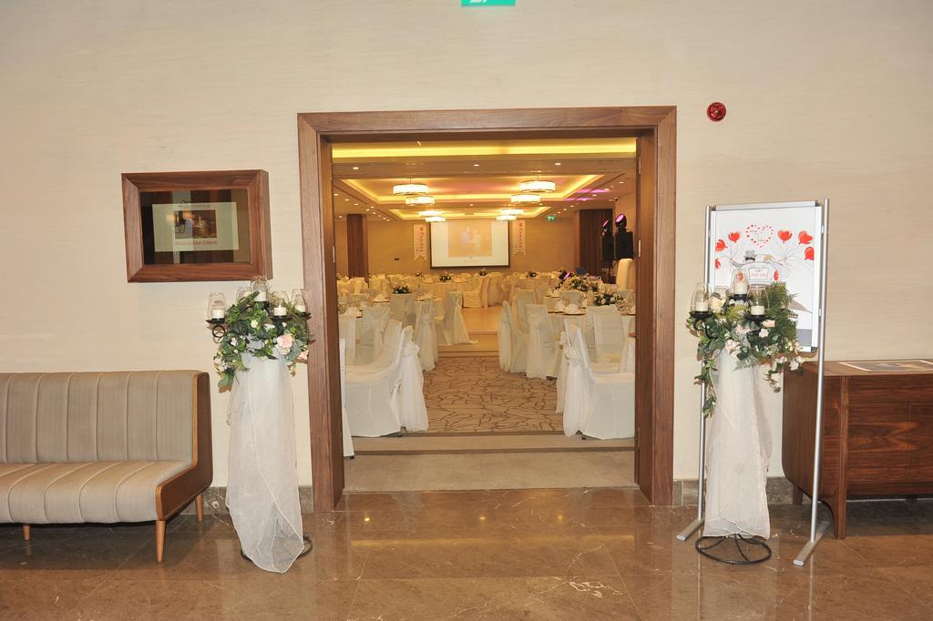 Ramada Hotel & Suites Adana Ngoại thất bức ảnh
